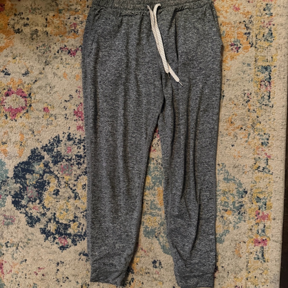 Vuori space dye gray joggers